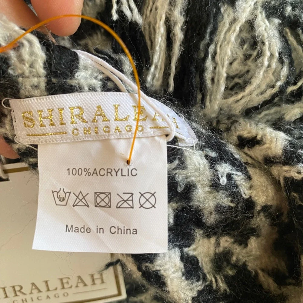 Shiraleah Chicago Barrett Scarf Black White Houndstooth Oversized Blanket Fringe